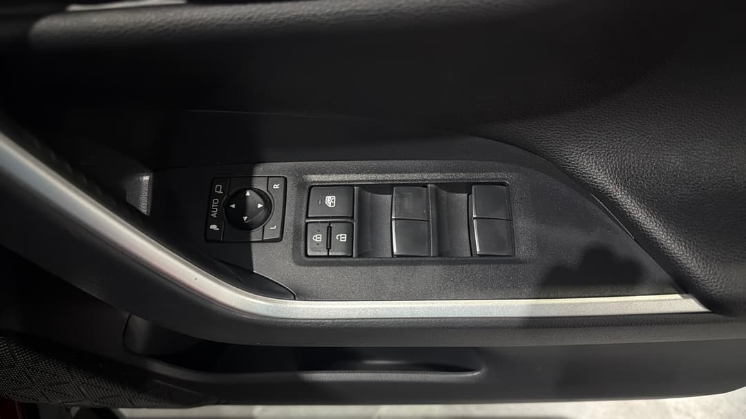 2021 Toyota RAV4 Cruiser (AWD) Hybrid, Automatic, 29675 km, Drivers Side Door Panel Controls