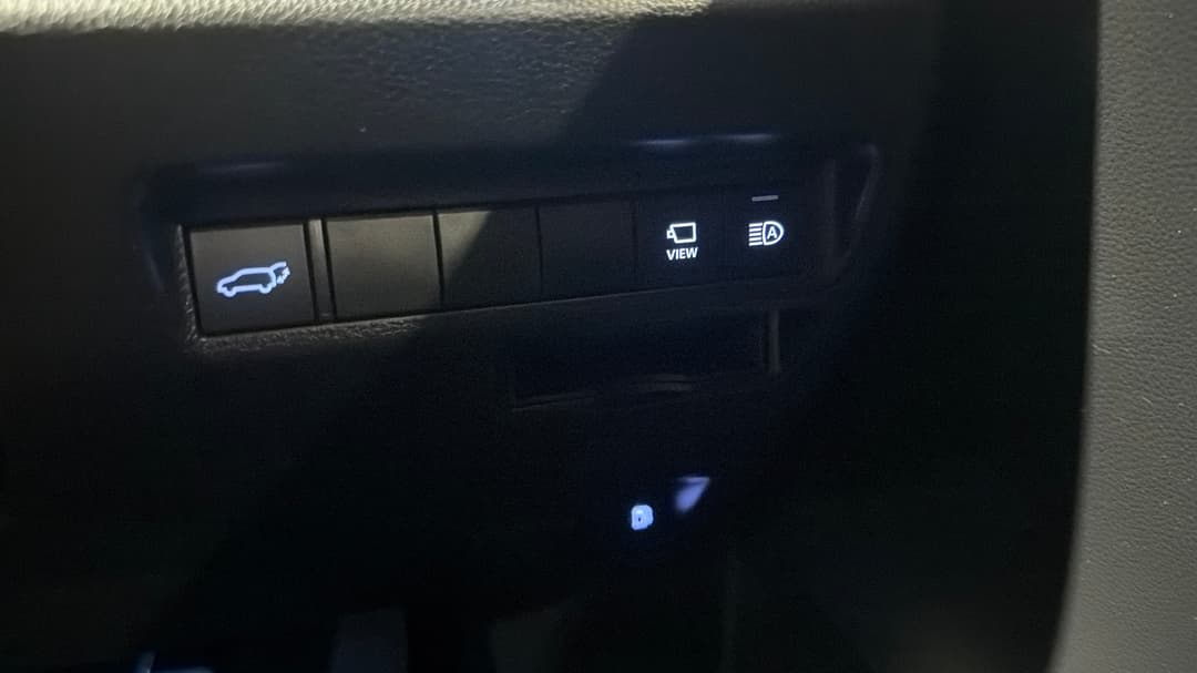2021 Toyota RAV4 Cruiser (AWD) Hybrid, Automatic, 29675 km, Utility Switches/Buttons