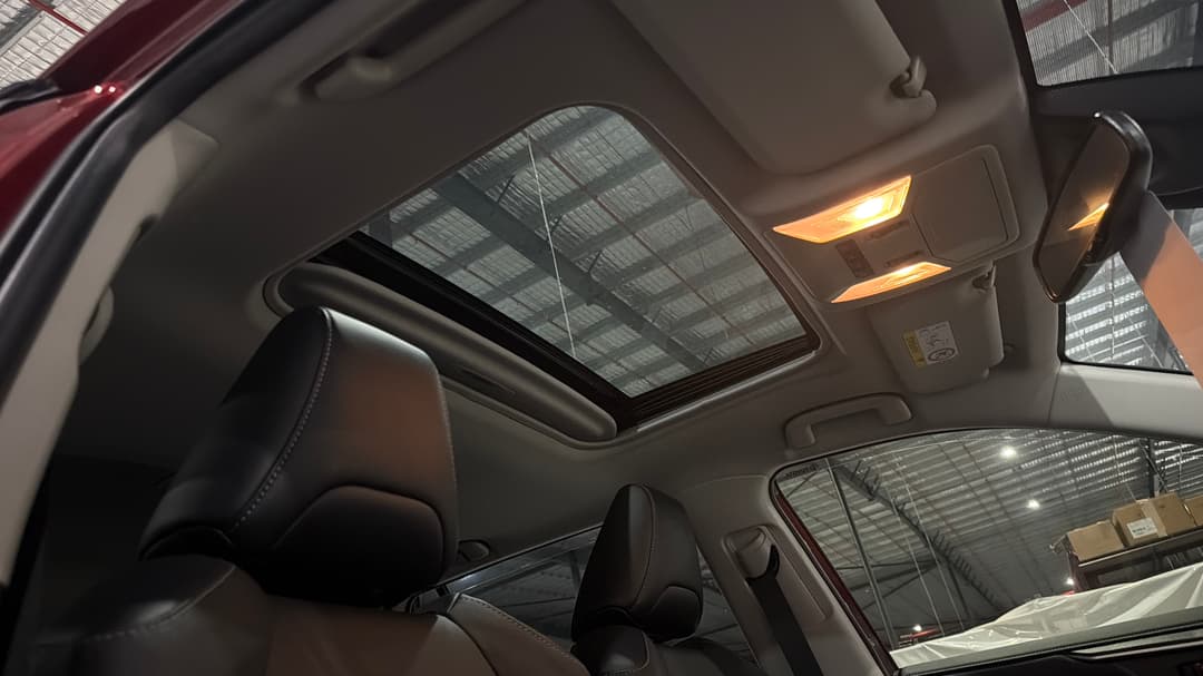 2021 Toyota RAV4 Cruiser (AWD) Hybrid, Automatic, 29675 km, Interior Sunroof/Moonroof