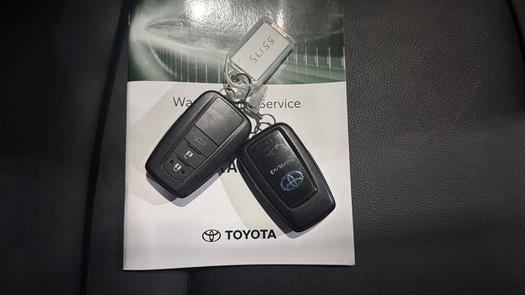2021 Toyota RAV4 Cruiser (AWD) Hybrid, Automatic, 29675 km, Key Close-up