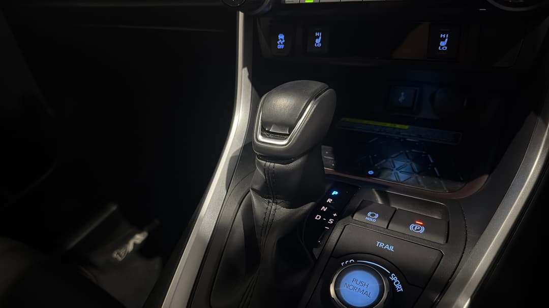2021 Toyota RAV4 Cruiser (AWD) Hybrid, Automatic, 29675 km, Gear Lever 