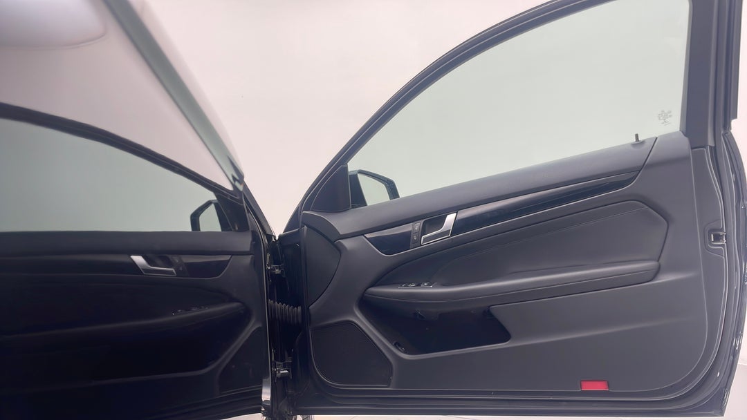 2015 Mercedes-benz C180 Avantgarde, Automatic, 77916 km, Speaker View