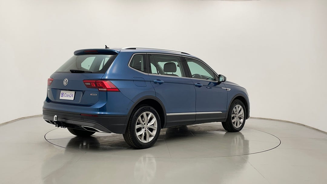 Right Back Diagonal (45- Degree) View