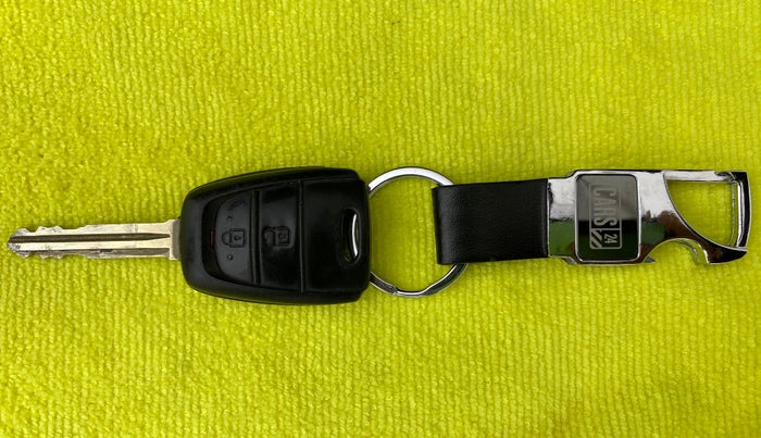 2017 Hyundai Grand i10 Sportz(O) 1.2 MT, Petrol, Manual, 30,600 km, Key Close Up