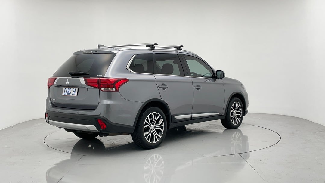 Right Back Diagonal (45- Degree) View