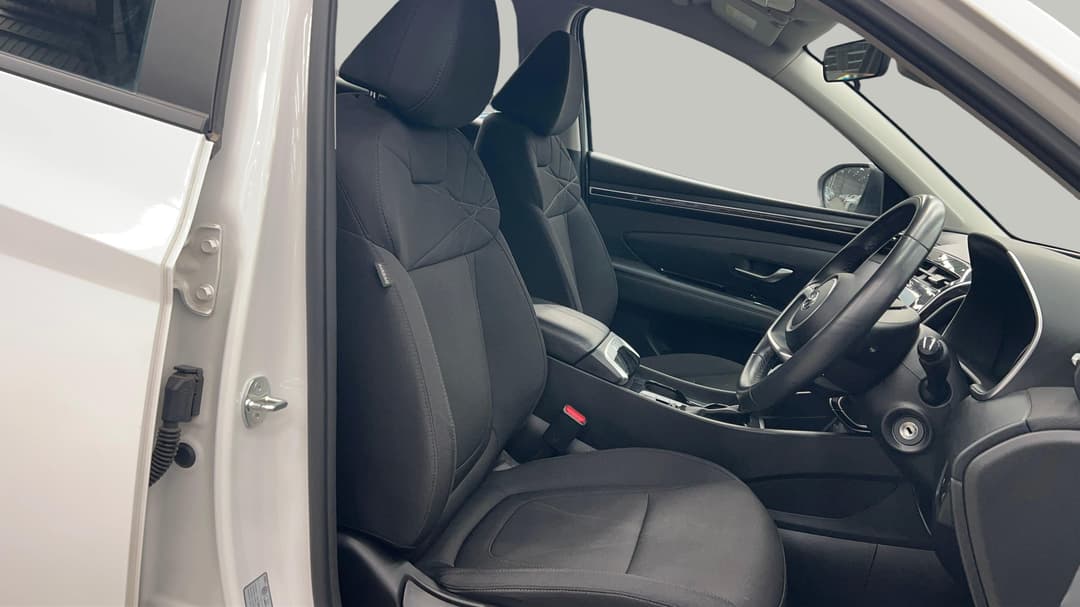 2023 Hyundai Tucson (FWD), Automatic, 47420 km, Right Side Front Door Cabin View