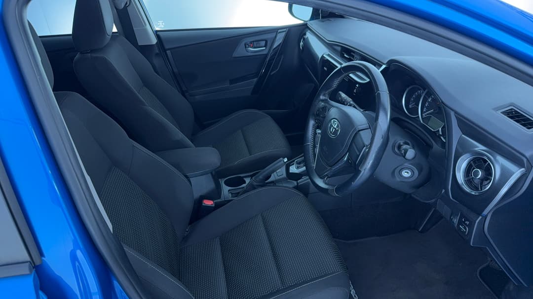 2017 Toyota Corolla Ascent Sport, Automatic, 47879 km, Right Side Front Door Cabin View