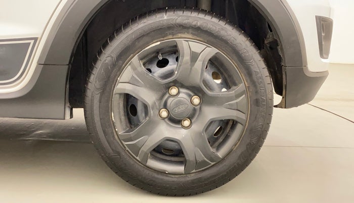 2018 Ford FREESTYLE AMBIENTE 1.2 PETROL, Petrol, Manual, 97,544 km, Left Rear Wheel