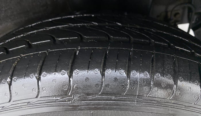 2017 Hyundai Xcent E PLUS, Petrol, Manual, 25,559 km, Left Rear Tyre Tread