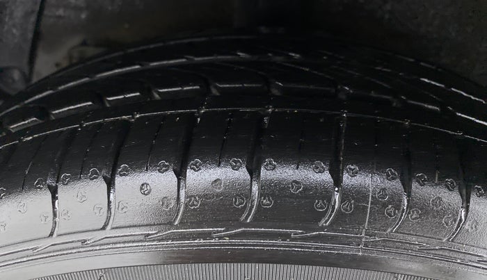 2017 Hyundai Xcent E PLUS, Petrol, Manual, 25,559 km, Right Rear Tyre Tread