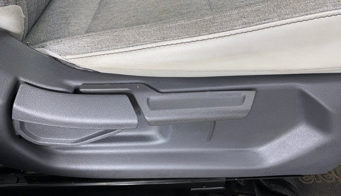 2019 Hyundai GRAND I10 NIOS SPORTZ 1.2 AT, Petrol, Automatic, 21,008 km, Driver Side Adjustment Panel