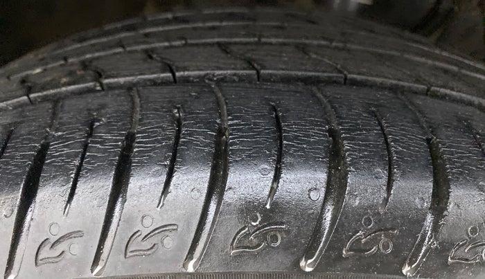 2018 Maruti Vitara Brezza ZDI PLUS DUAL TONE, Diesel, Manual, 88,493 km, Right Front Tyre Tread