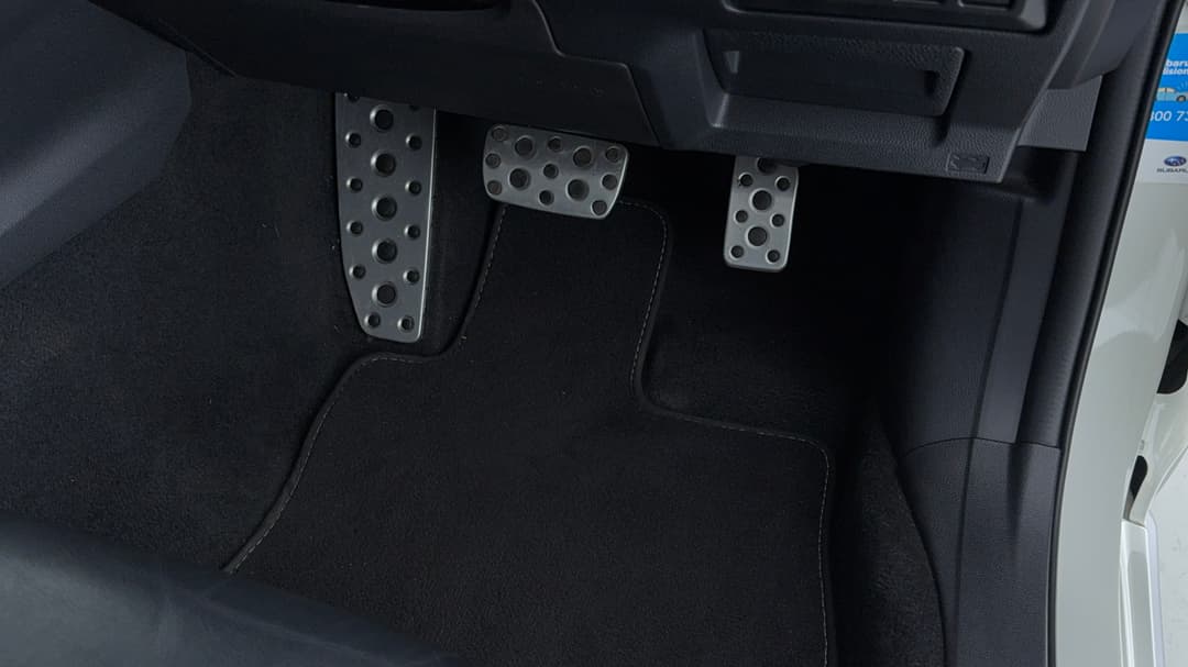 2018 Subaru XV 2.0i-s, Automatic, 100756 km, Pedals and Footmat