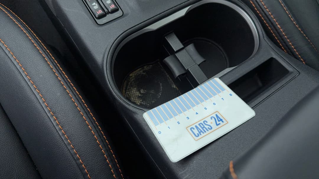 2018 Subaru XV 2.0i-s, Automatic, 100756 km, Center Console Stain