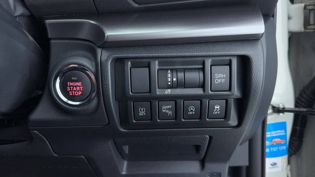 2018 Subaru XV 2.0i-s, Automatic, 100756 km, Utility Switches/Buttons