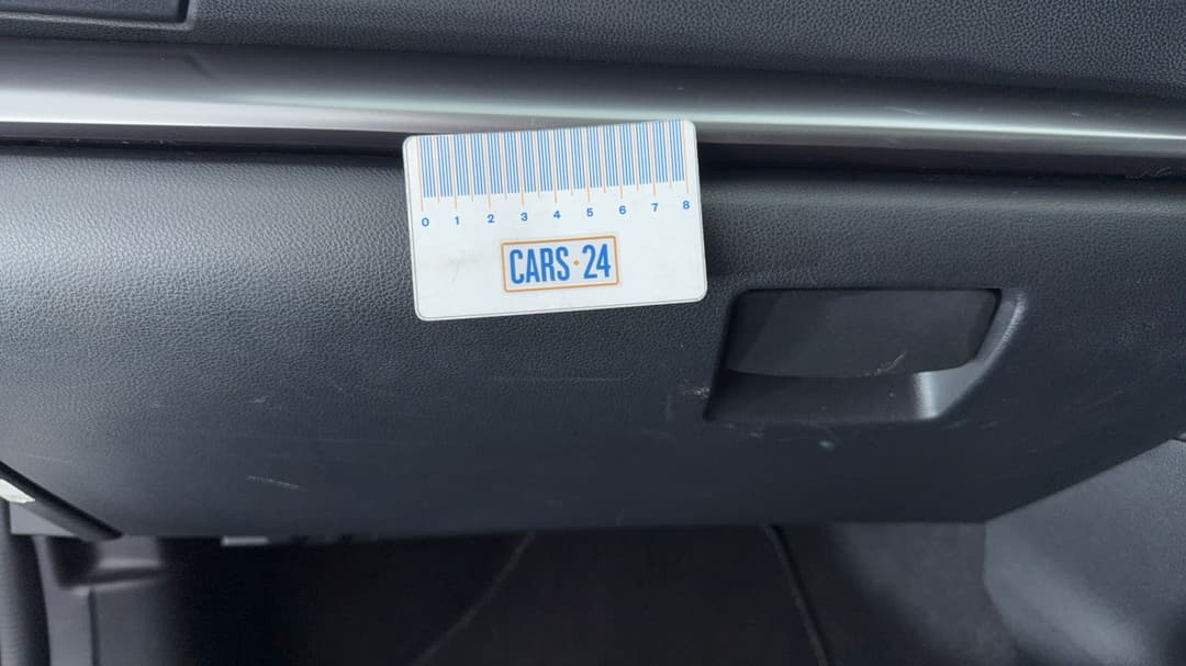 2018 Subaru XV 2.0i-s, Automatic, 100756 km, Glove Box Scratch