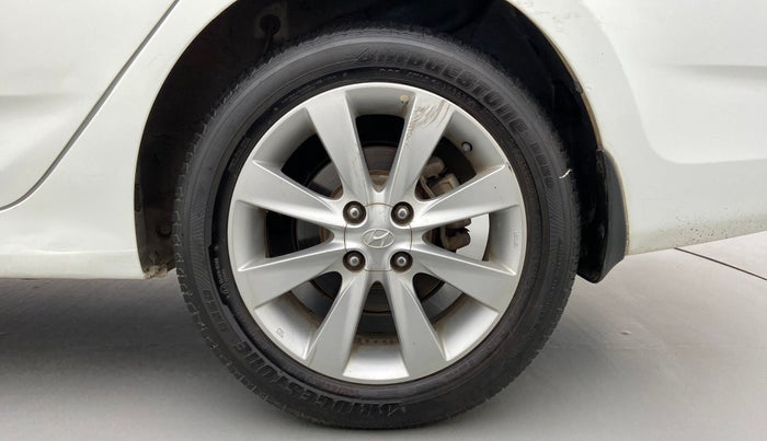 2013 Hyundai Verna FLUIDIC 1.6 SX VTVT OPT, Petrol, Manual, 81,579 km, Left Rear Wheel