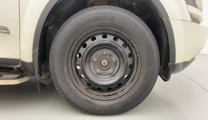 2015 Mahindra XUV500 W6, Diesel, Manual, 56,328 km, Right Front Wheel