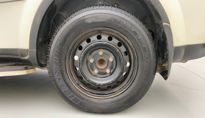 2015 Mahindra XUV500 W6, Diesel, Manual, 56,328 km, Left Rear Wheel