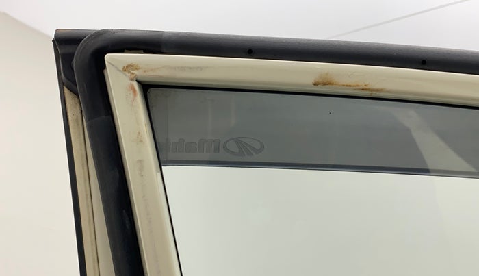 2015 Mahindra XUV500 W6, Diesel, Manual, 56,328 km, Front passenger door - Slight discoloration