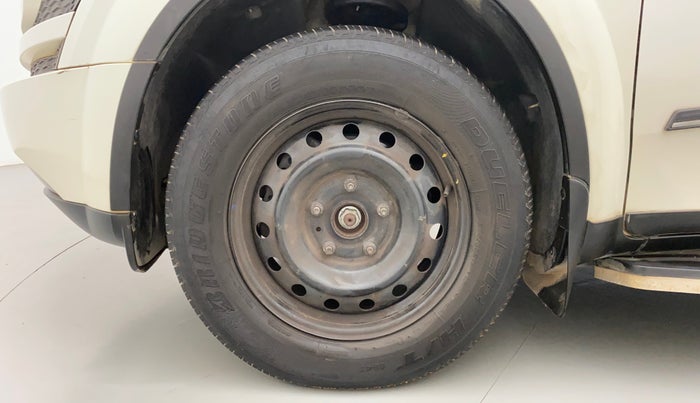 2015 Mahindra XUV500 W6, Diesel, Manual, 56,328 km, Left Front Wheel