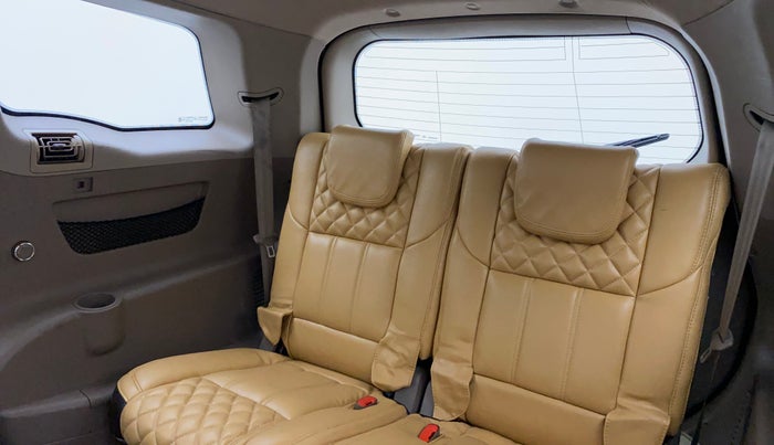 2015 Mahindra XUV500 W6, Diesel, Manual, 56,328 km, Third Seat Row ( optional )