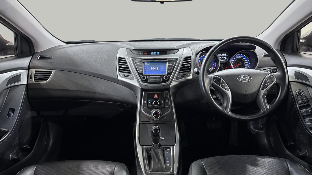 2015 Hyundai Elantra Active Special Edition, Automatic, 42250 km, Dashboard View