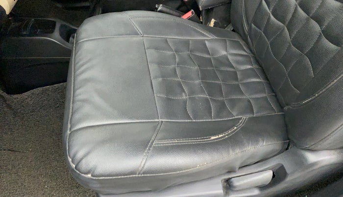 2018 Maruti Wagon R 1.0 LXI CNG, CNG, Manual, 78,642 km, Front left seat (passenger seat) - Cover slightly torn