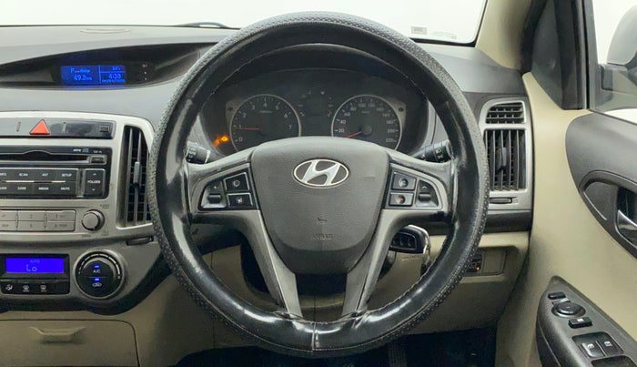 2014 Hyundai i20 SPORTZ 1.2, CNG, Manual, 83,724 km, Steering Wheel Close Up