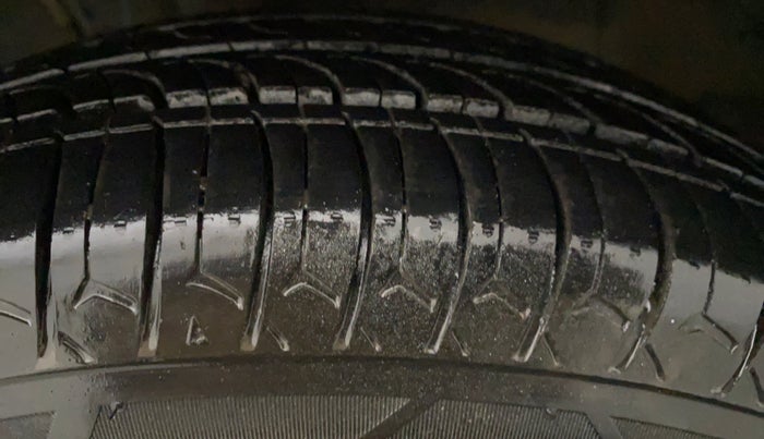 2018 Datsun Go Plus T, Petrol, Manual, 31,316 km, Left Front Tyre Tread