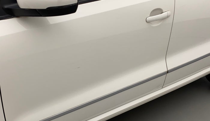 2019 Volkswagen Polo HIGHLINE PLUS 1.0, Petrol, Manual, 33,721 km, Front passenger door - Slightly dented