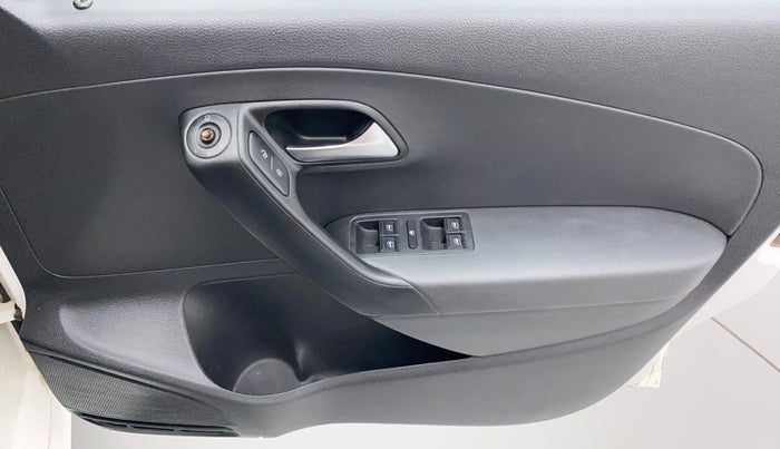 2019 Volkswagen Polo HIGHLINE PLUS 1.0, Petrol, Manual, 33,721 km, Driver Side Door Panels Control