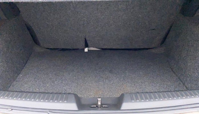 2019 Volkswagen Polo HIGHLINE PLUS 1.0, Petrol, Manual, 33,721 km, Boot Inside