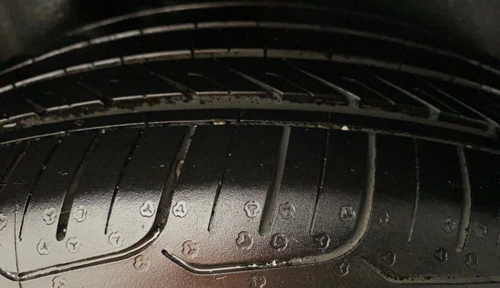 2019 Volkswagen Polo HIGHLINE PLUS 1.0, Petrol, Manual, 33,721 km, Right Rear Tyre Tread