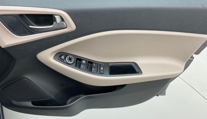 2017 Hyundai Elite i20 SPORTZ 1.2, Petrol, Manual, 43,404 km, Driver Side Door Panels Control