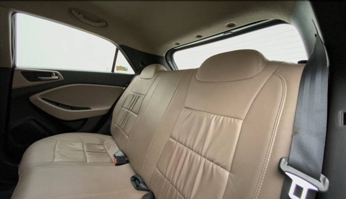 2017 Hyundai Elite i20 SPORTZ 1.2, Petrol, Manual, 43,404 km, Right Side Rear Door Cabin