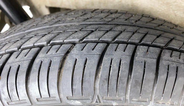 2018 Maruti Wagon R 1.0 LXI CNG, CNG, Manual, 86,869 km, Right Rear Tyre Tread