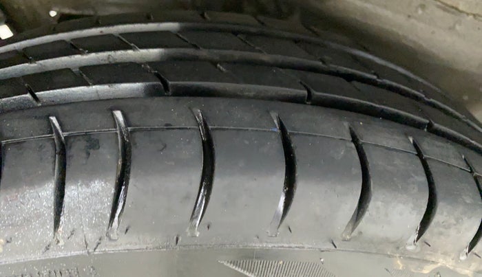 2013 Maruti Wagon R 1.0 LXI CNG, CNG, Manual, 89,673 km, Right Rear Tyre Tread
