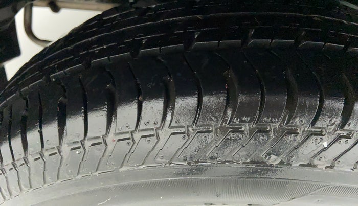 2015 Maruti Swift Dzire VXI 1.2 BS IV, Petrol, Manual, 24,056 km, Right Rear Tyre Tread