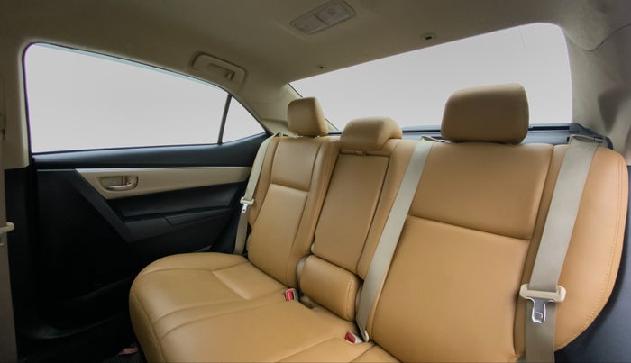 2015 Toyota Corolla Altis GL, Petrol, Manual, 79,321 km, Right Side Door Cabin View