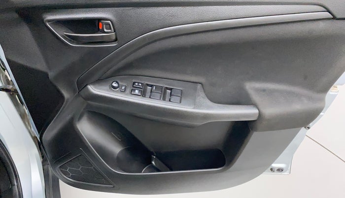2022 Maruti BREZZA VXI SMART HYBRID, Petrol, Manual, 16,508 km, Driver Side Door Panels Control