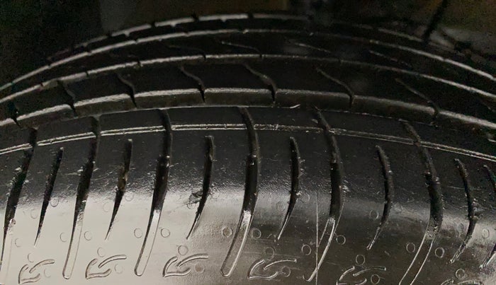 2022 Maruti BREZZA VXI SMART HYBRID, Petrol, Manual, 16,508 km, Right Front Tyre Tread