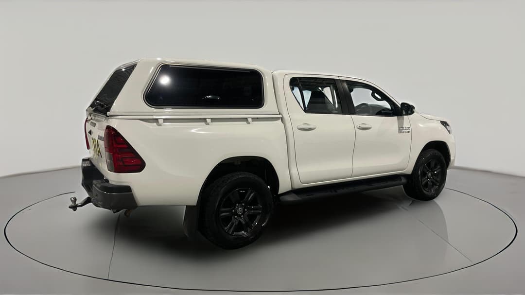 2022 Toyota Hilux Sr (4x4), Automatic, 99537 km, Right Back Diagonal (45- Degree) View