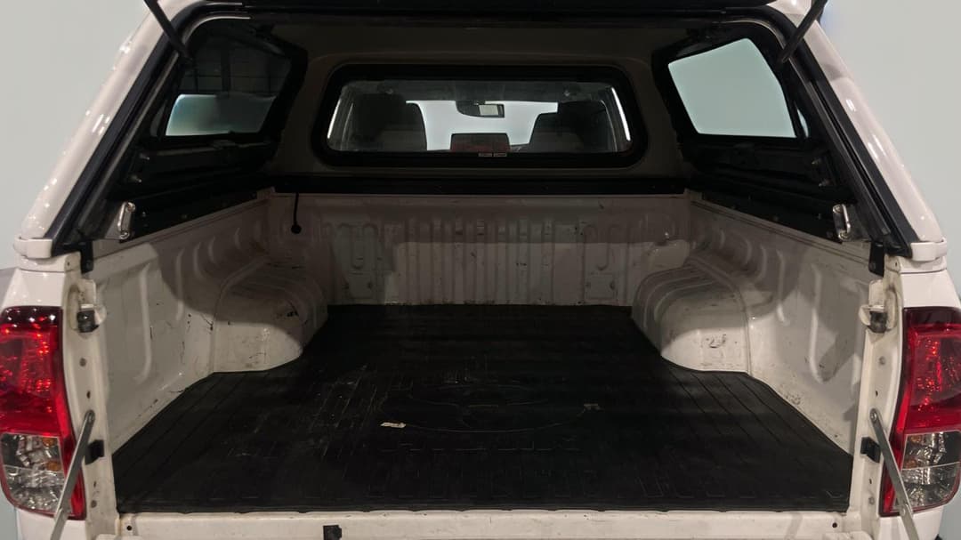 2022 Toyota Hilux Sr (4x4), Automatic, 99537 km, Boot Inside View