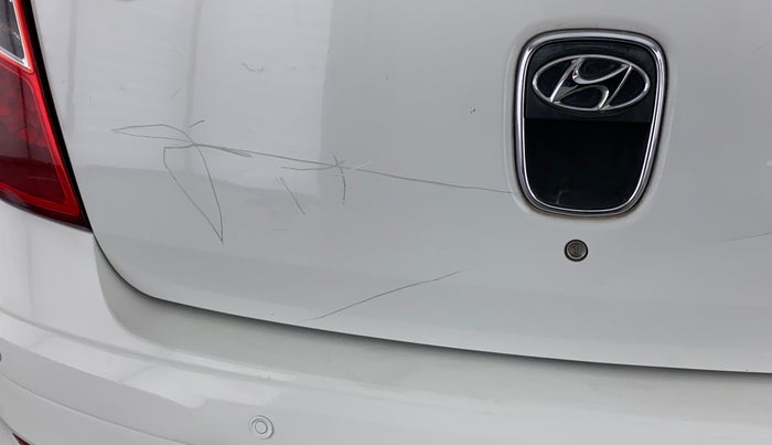 2015 Hyundai i10 MAGNA 1.1 IRDE2, Petrol, Manual, 48,832 km, Dicky (Boot door) - Minor scratches