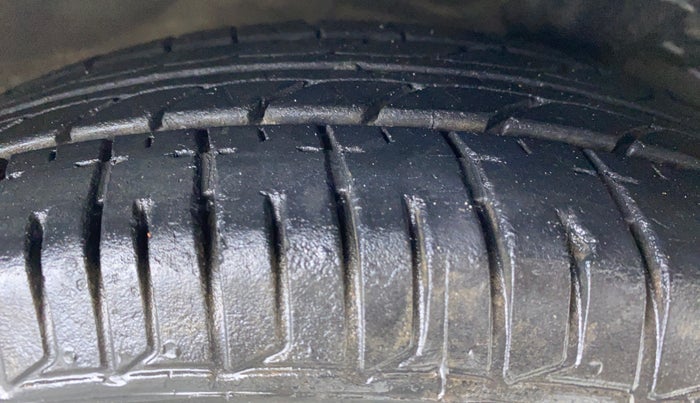 2015 Hyundai i10 MAGNA 1.1 IRDE2, Petrol, Manual, 48,832 km, Right Front Tyre Tread