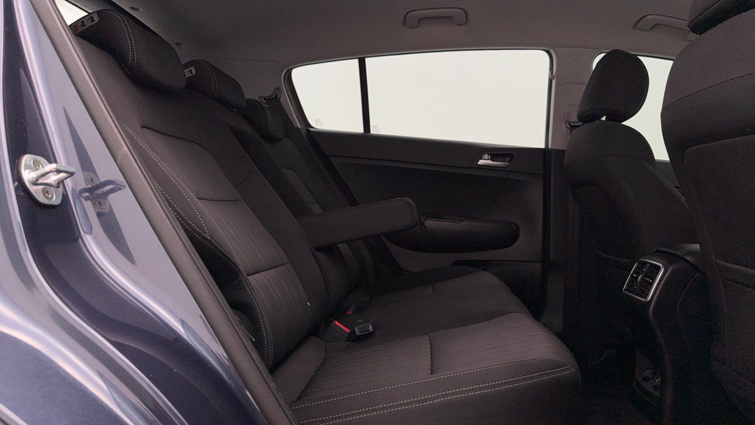 2017 Kia Sportage Si (FWD), Automatic, 109500 km, Right Side Rear Door Cabin View