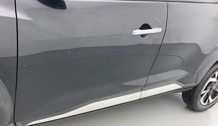 2021 Nissan MAGNITE XV MT, Petrol, Manual, 12,480 km, Front passenger door - Minor scratches