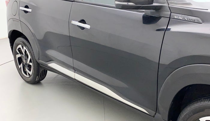 2021 Nissan MAGNITE XV MT, Petrol, Manual, 12,480 km, Driver-side door - Minor scratches