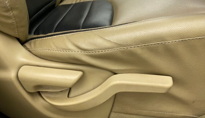 2016 Honda Amaze 1.2 SMT I VTEC, CNG, Manual, 30,781 km, Driver Side Adjustment Panel